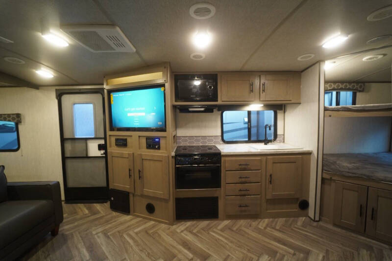 2021 Cruiser RV shadow  Cruiser