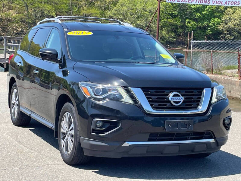 2017 Nissan Pathfinder SL
