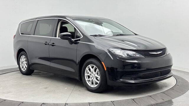 2024 Chrysler Voyager LX