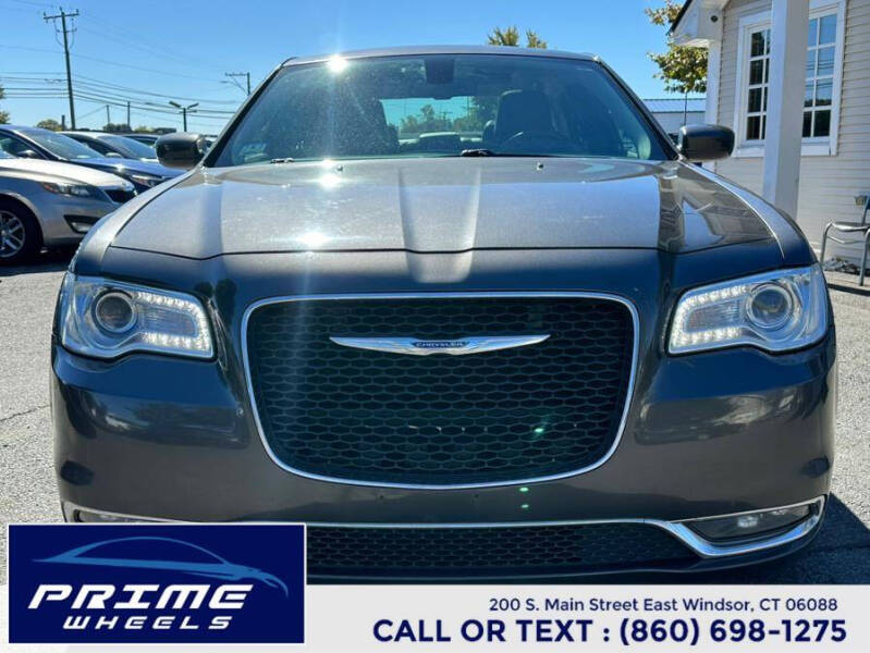 2017 Chrysler 300 Limited