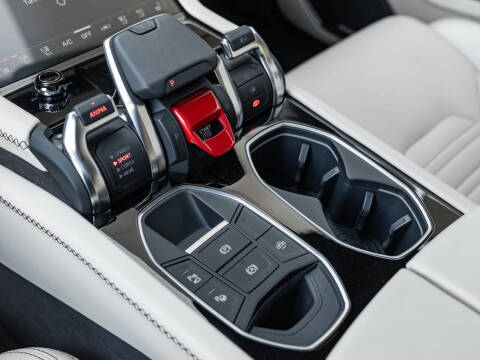 2025 Lamborghini Urus SE
