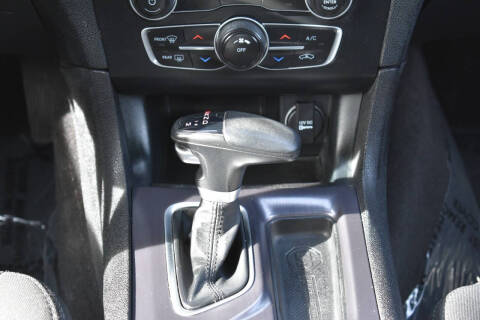 2017 Dodge Charger SE