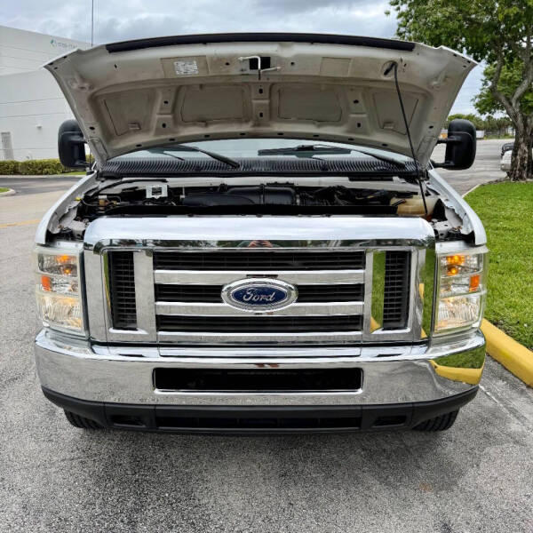 2011 Ford E-350