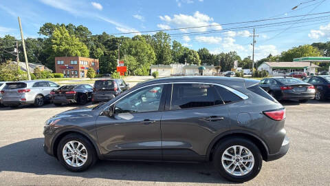 2020 Ford Escape SE