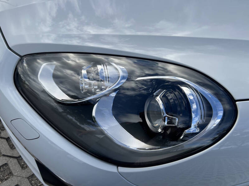 2017 Porsche Cayenne Platinum Edition