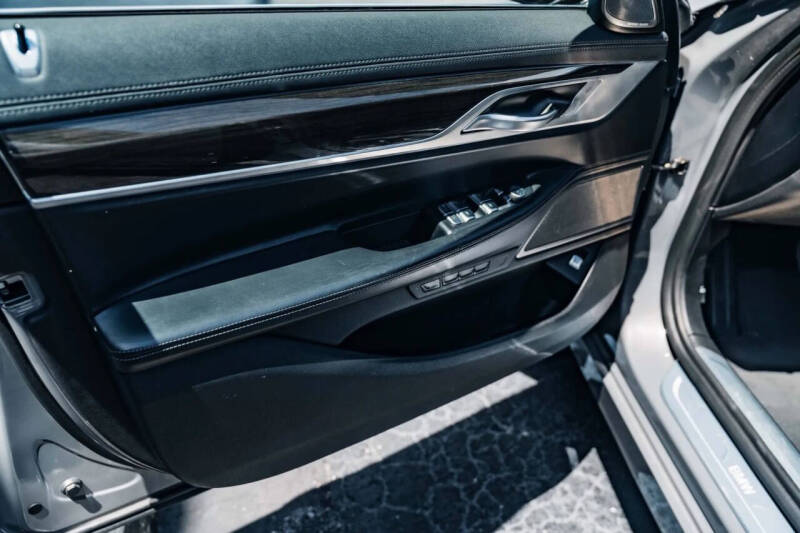 2022 BMW 7 Series 740i xDrive