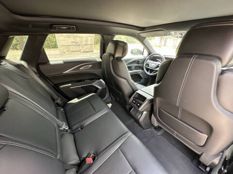 2025 Cadillac LYRIQ Luxury 2