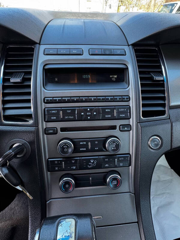 2011 Ford Taurus SEL