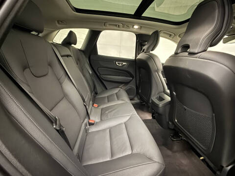 2025 Volvo XC60 B5 Plus Dark Theme