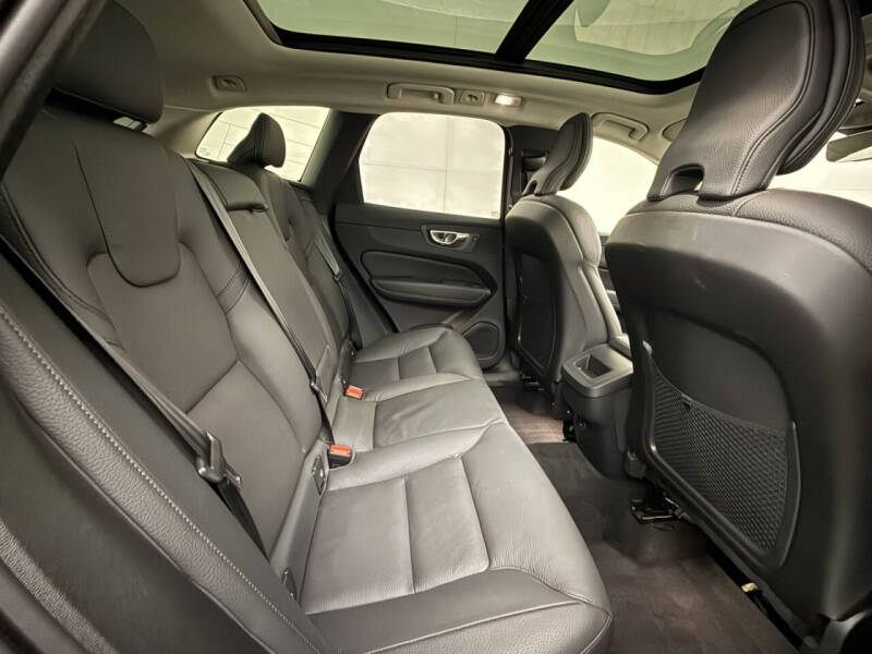 2025 Volvo XC60 B5 Plus Dark Theme