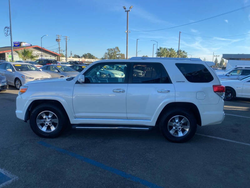 2011 Toyota 4Runner Limited photo 6