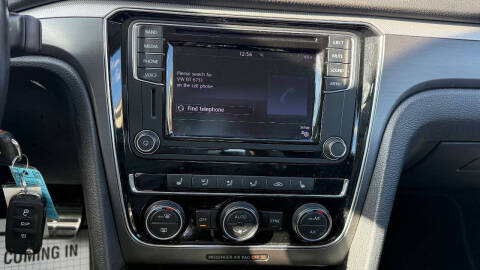 2017 Volkswagen Passat 1.8T R-Line