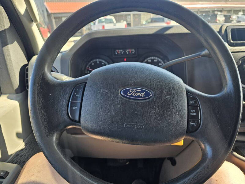 2013 Ford E-Series E-350 SD