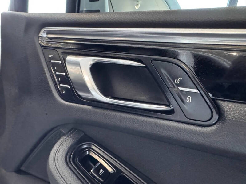 2016 Porsche Macan S