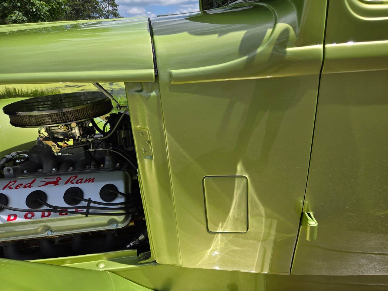 1930 Dodge 5-Window Coupe 32