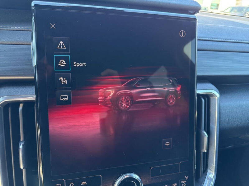 2025 GMC Acadia Elevation