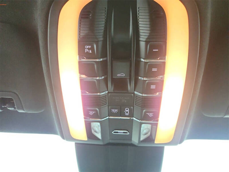 2015 Porsche Panamera GTS