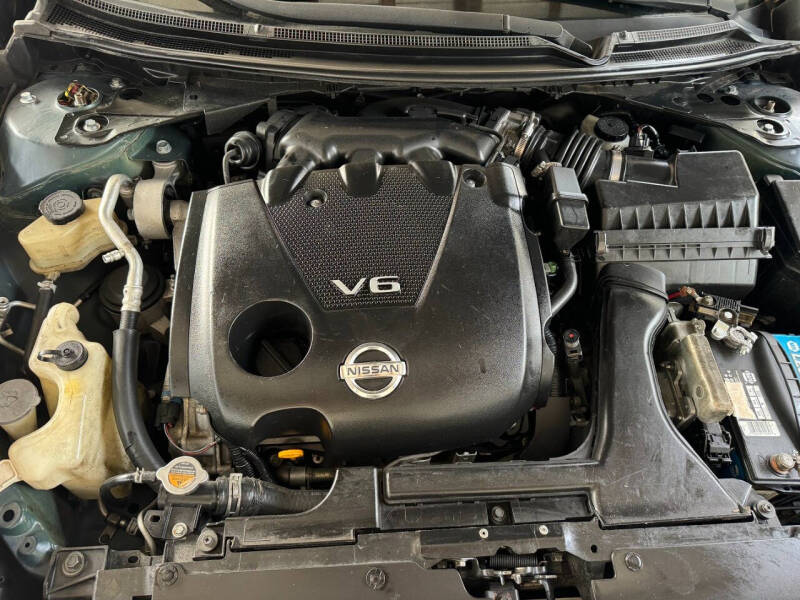 2009 Nissan Maxima SV photo 19