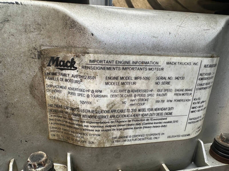 2011 Mack Pinnacle