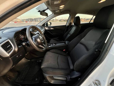 2017 Mazda MAZDA3 Sport