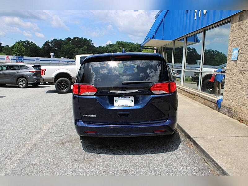 2020 Chrysler Voyager LX