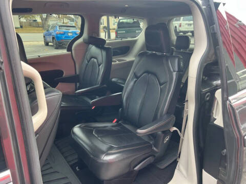 2017 Chrysler Pacifica Touring-L Plus