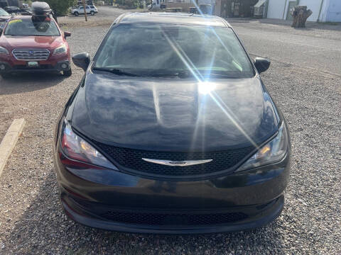 2022 Chrysler Voyager LX