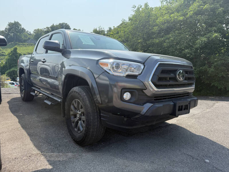 2023 Toyota Tacoma SR5's photo
