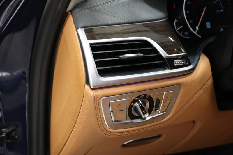 2016 BMW 7 Series 750i xDrive