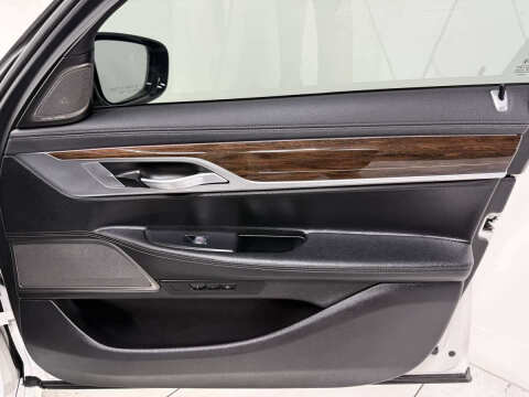 2022 BMW 7 Series 740i