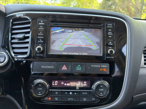 2016 Mitsubishi Outlander SE