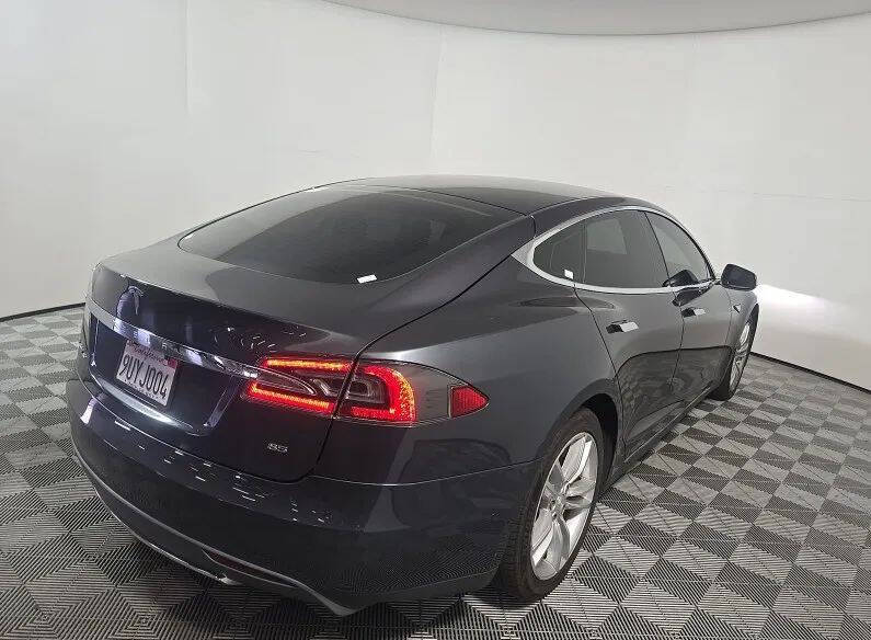 2015 Tesla Model S 85
