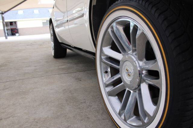 2011 Cadillac Escalade Platinum Edition