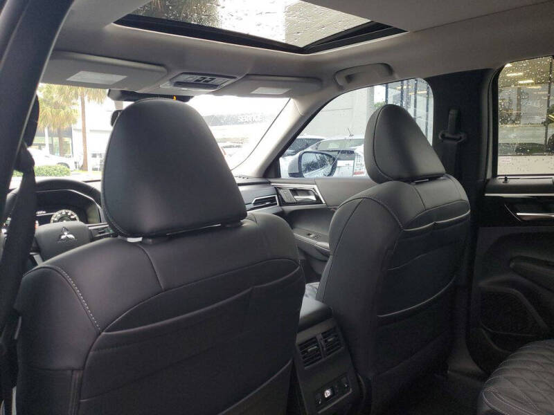 2025 Mitsubishi Outlander PHEV SEL