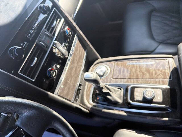 2023 Nissan Armada Platinum