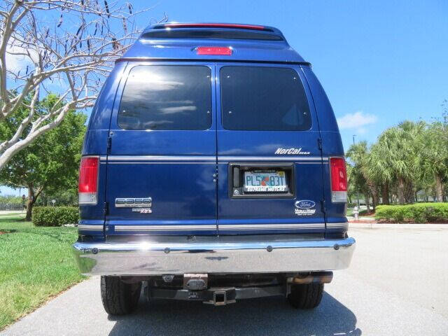 2011 Ford E-Series E-350 SD XLT