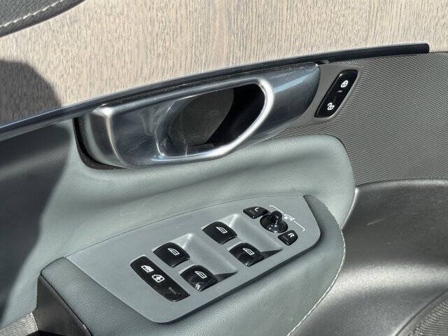 2024 Volvo XC90 Recharge T8 Ultimate Bright Theme 7P