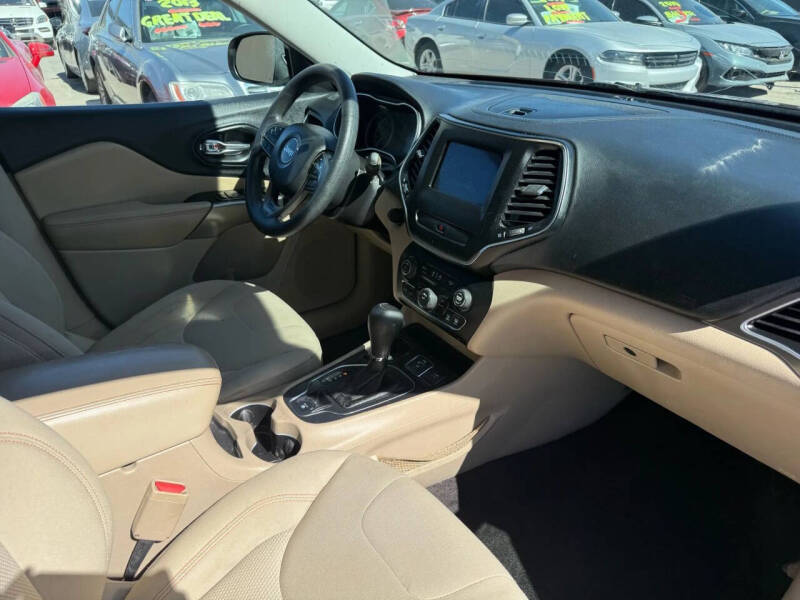 2019 Jeep Cherokee Latitude
