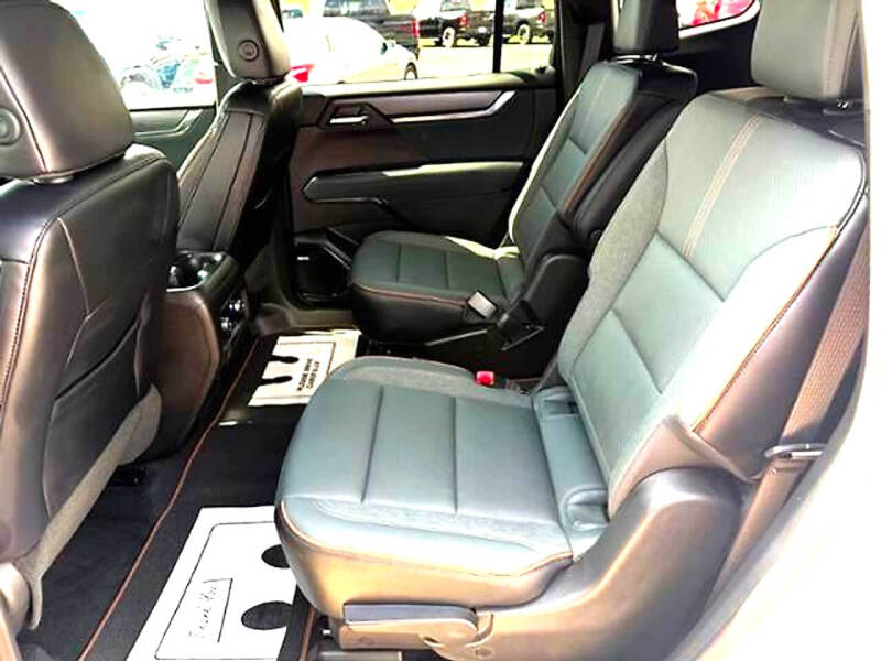 2025 GMC Acadia AT4