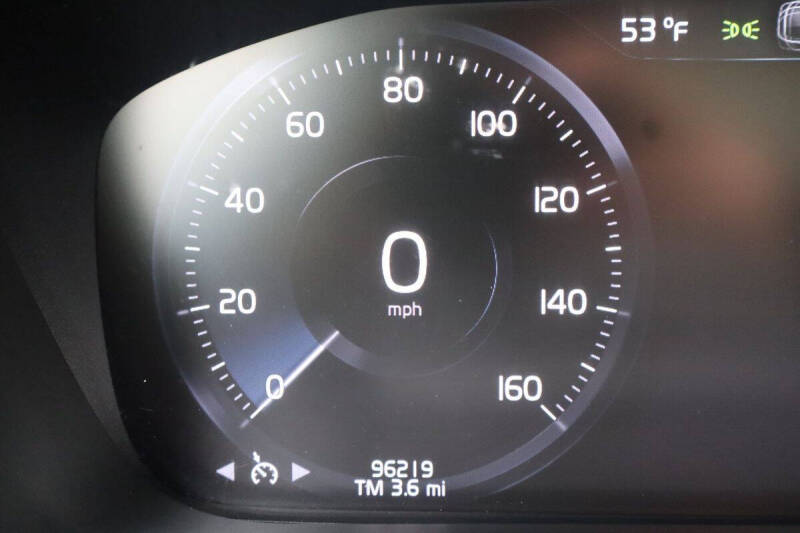 2019 Volvo XC60 T5 Momentum