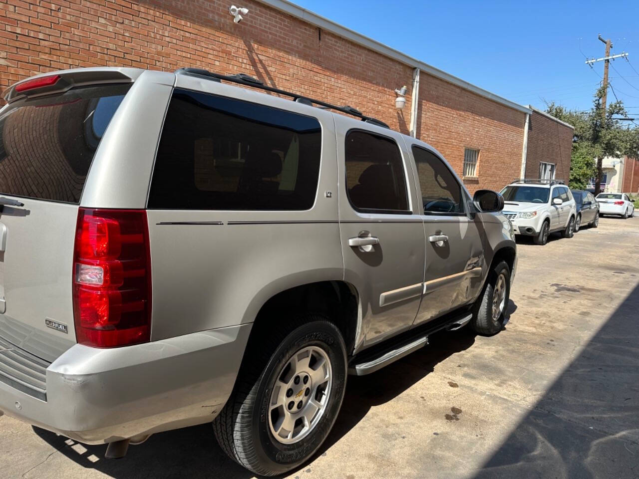 2007 Chevrolet Tahoe for sale at Sarenco Auto Inc in Dallas, TX