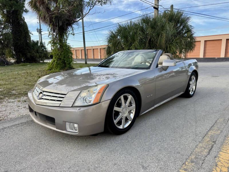 2005 Cadillac XLR Base