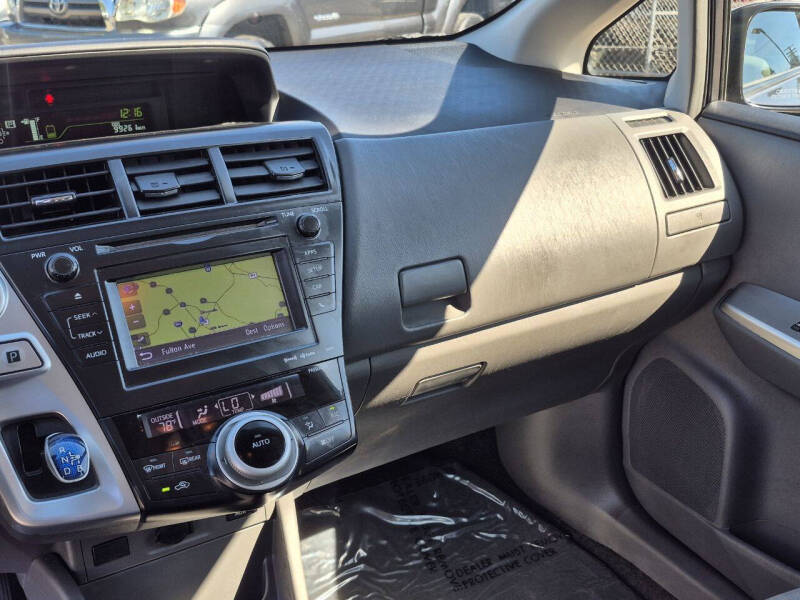 2013 Toyota Prius v Three