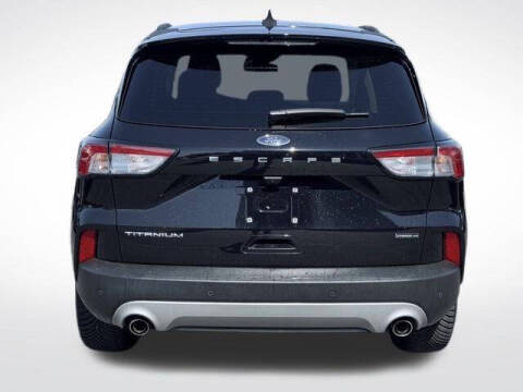 2022 Ford Escape Hybrid Titanium