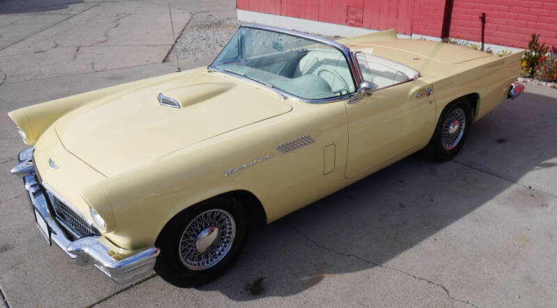 1957 Ford Thunderbird