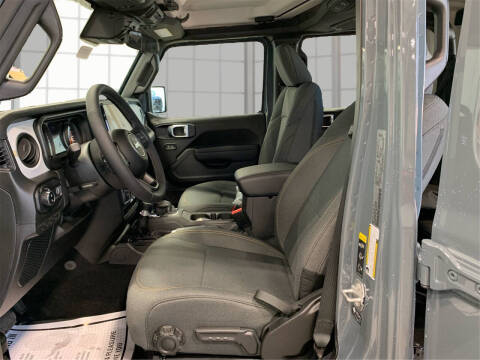 2025 Jeep Gladiator Sport