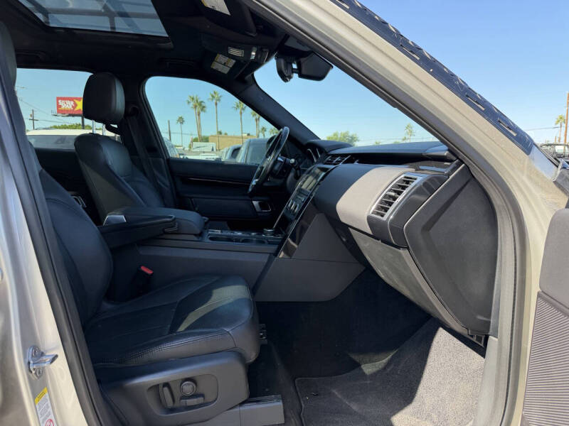 2017 Land Rover Discovery SE