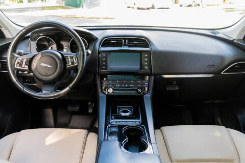 2017 Jaguar F-PACE 35t Premium