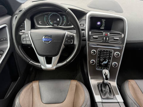 2016 Volvo XC60 T5 Drive-E Platinum