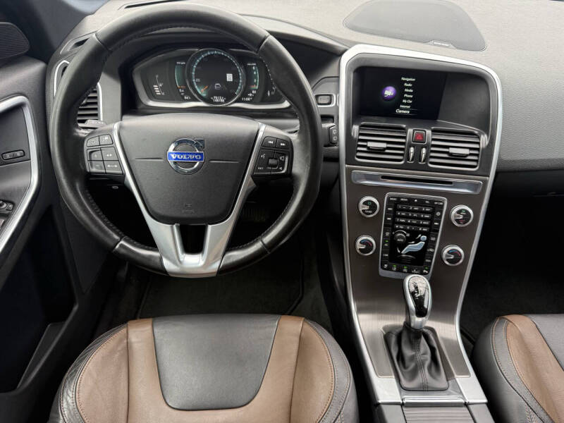 2016 Volvo XC60 T5 Drive-E Platinum